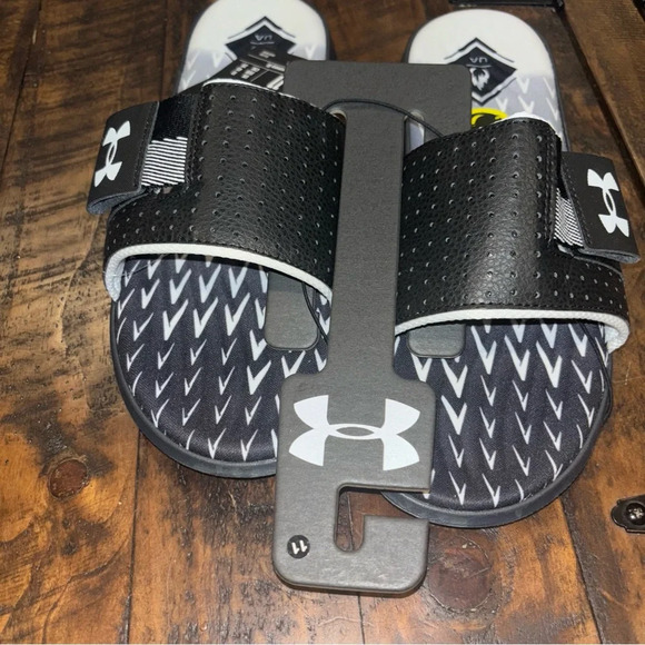Under Armour Slides NWT - Picture 12 of 12